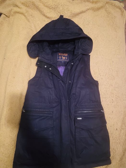 Жилетка безрукпвка пуховик Woolrich