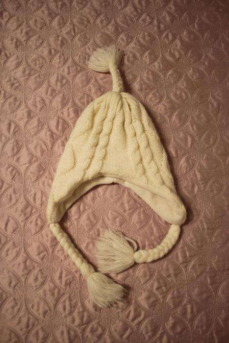 Продам зимнюю шапку на девочку