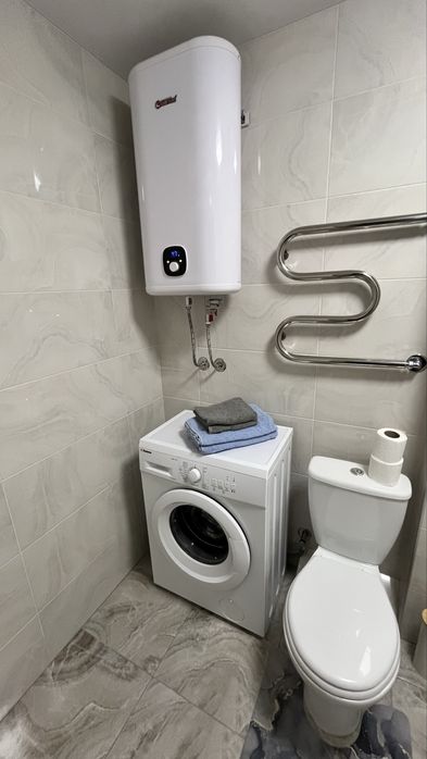 Подобово!Посуточно!Оренда!Затишна та чиста квартира!ЦЕНТР. 2-й ПОВЕРХ!