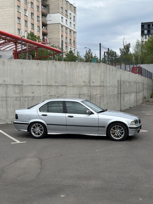 BMW E36 320i,M52B20