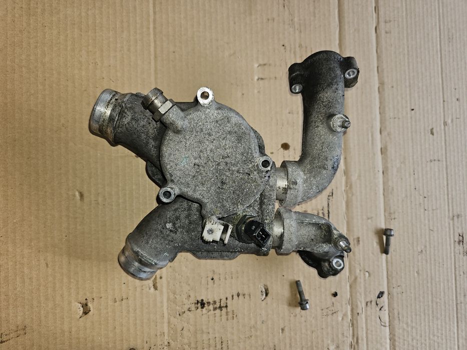 Bmw m3 s65b40 s65b40a v8 termostatu  obudowa  termostatu