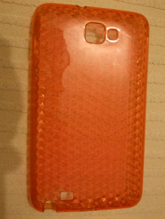 Capa de proteção em silicone para telemóvel.