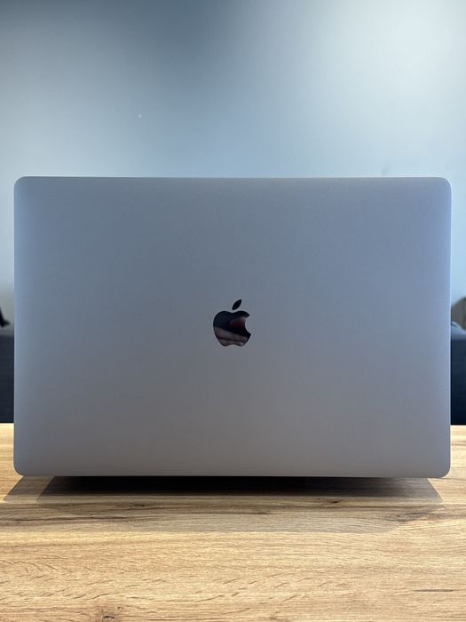 MacBook Pro 16 2019 i9 2.4ghz 32/512gb AMD 5300m 4gb !! Гарантія !!