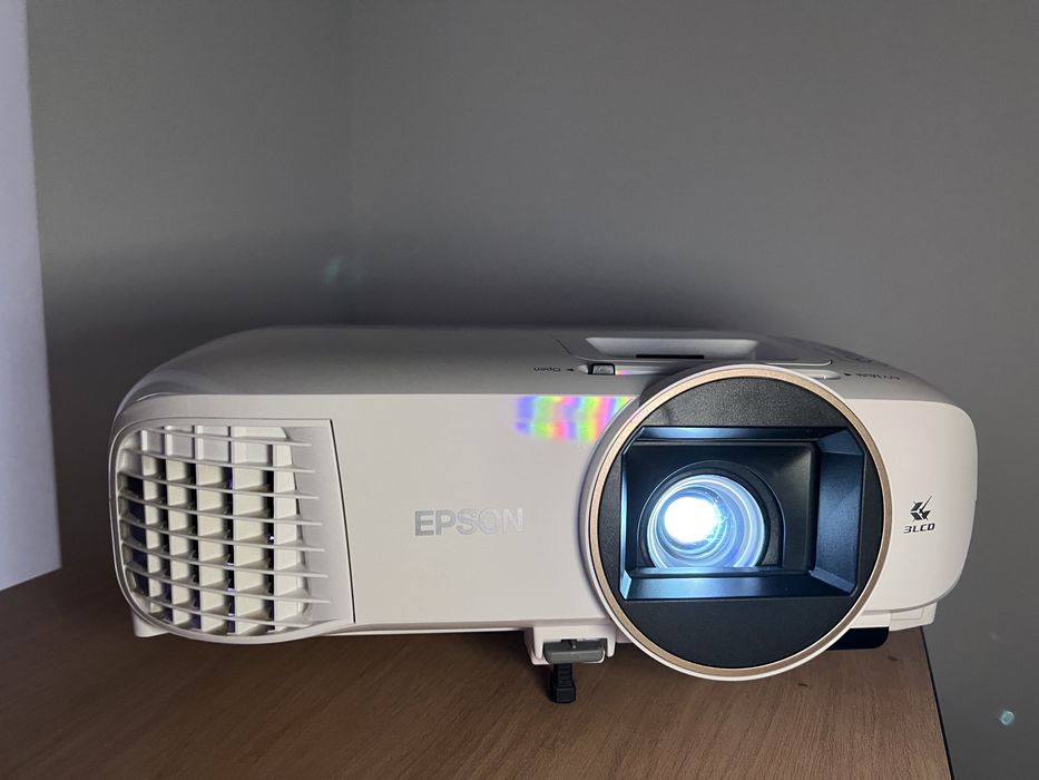 Projektor do kina domowego Epson EH-TW5650 3LCD