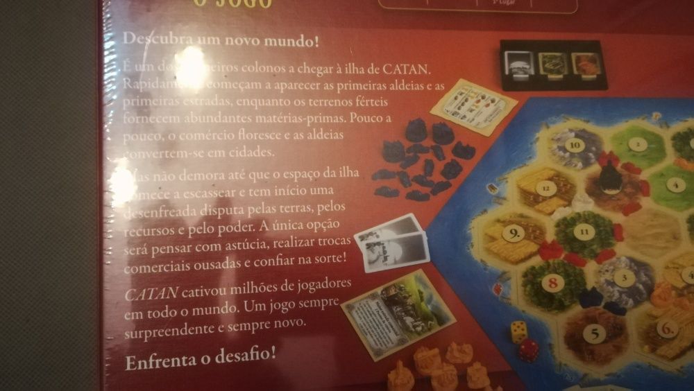 CATAN - Jogo de tabuleiro NOVO c/ 15% de desconto