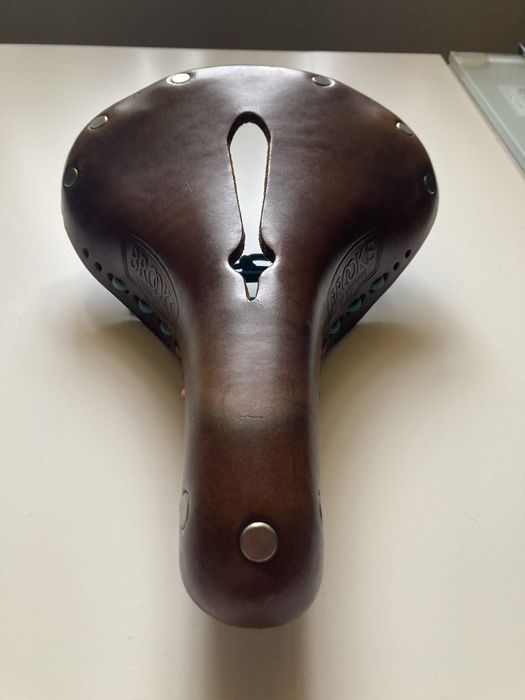 Selim Brooks B17 Carved Short