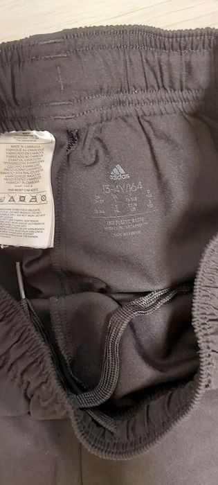 Спортивні шорти adidas на хлопця 13-14 років, 164 см
