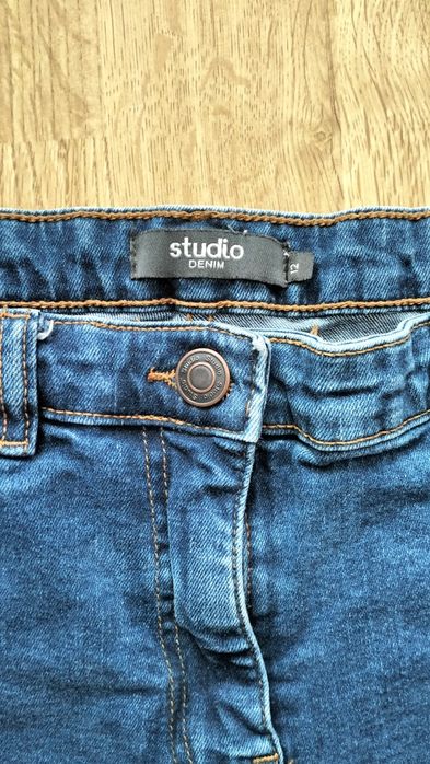 Spodnie denim z przetarciami dżinsowe spodnie