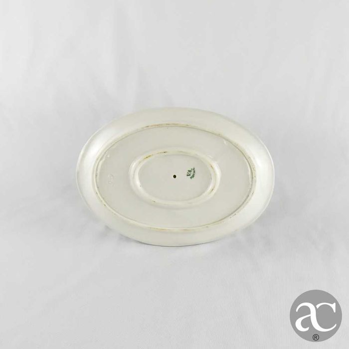Molheira em porcelana Vista Alegre, com frisos a azul e ouro