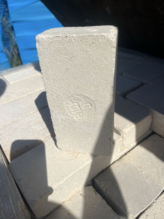 Цегла шамотна,Вогнетривка,кирпич огнеупорный,шамотка