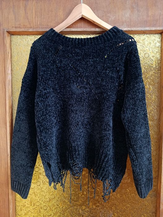 Czarny szenilowy welurowy sweterek z przetarciami  oversize / S 36