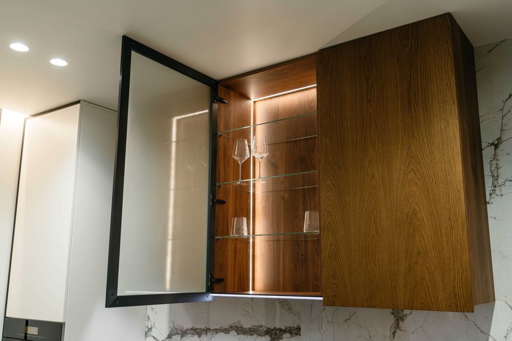 Файна Таун, 1-кім. Власник