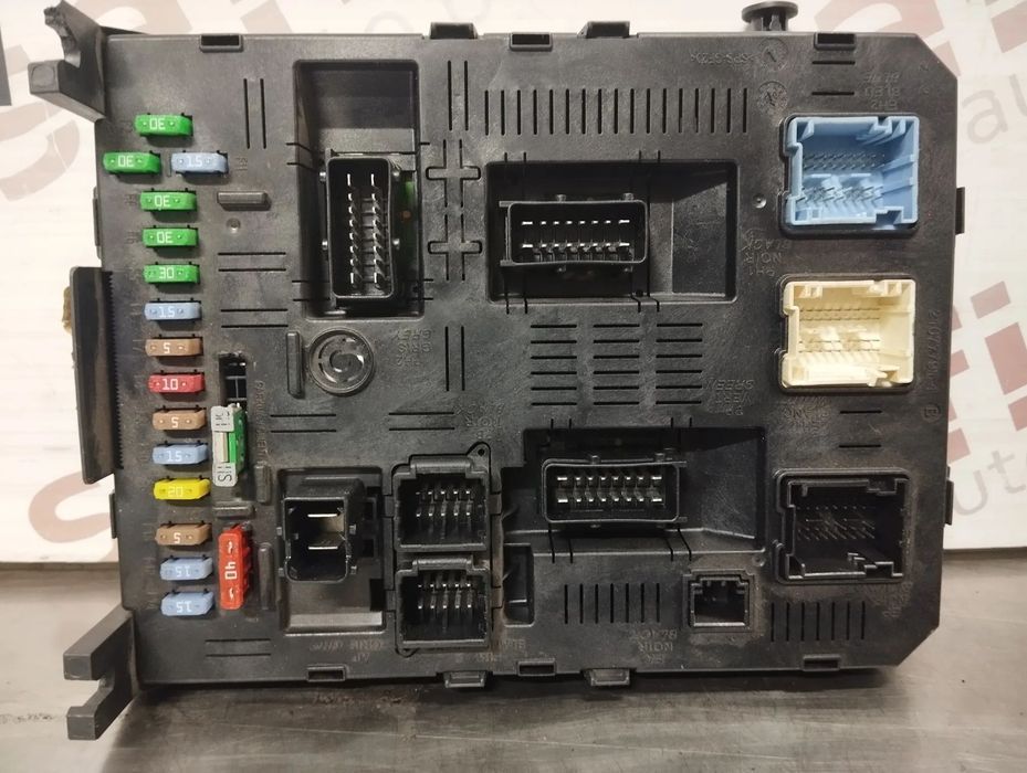 CAIXA DE FUSIVEIS BSI CITROEN C5 II REF: 9661940380