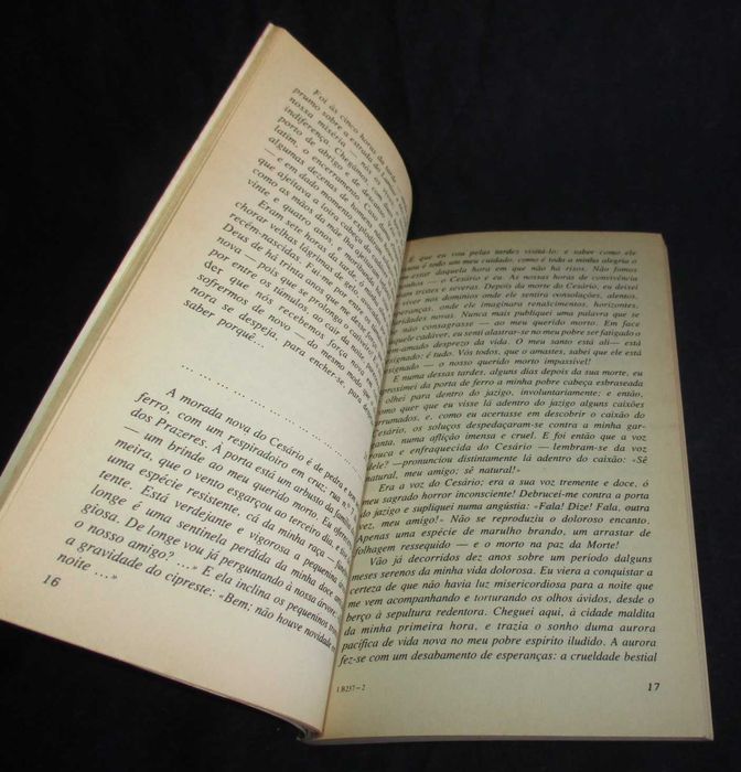 Livro O Livro de Cesário Verde e poesias dispersas