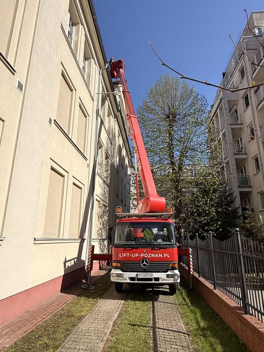 Podnośnik Koszowy 26m Poznań – Wynajem z Operatorem | Zwyżka do Drzew i Dachów