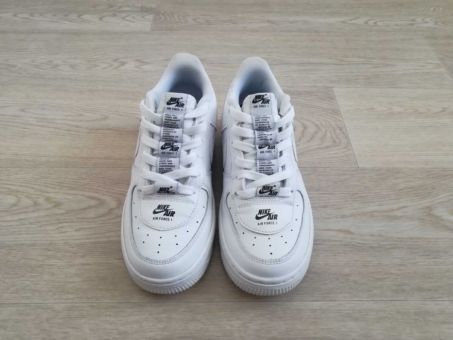 Кросівки шкіряні білі Nike Air Force 37 розмір
