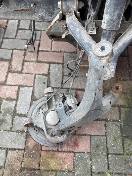 Piasta ,zwrotnica, zacisk, anortyzator ,wahacz iveco Daily 2017r