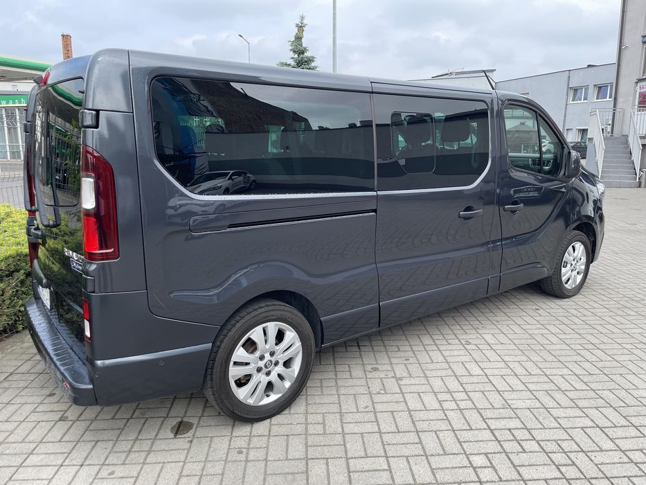 Wynajem busa busów 9-osobowych i dostawczych