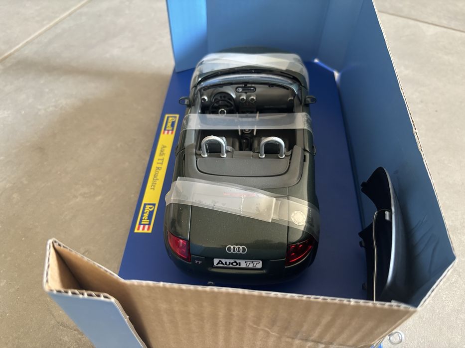 Model Revell skala 1/18 Audi TT Roadster