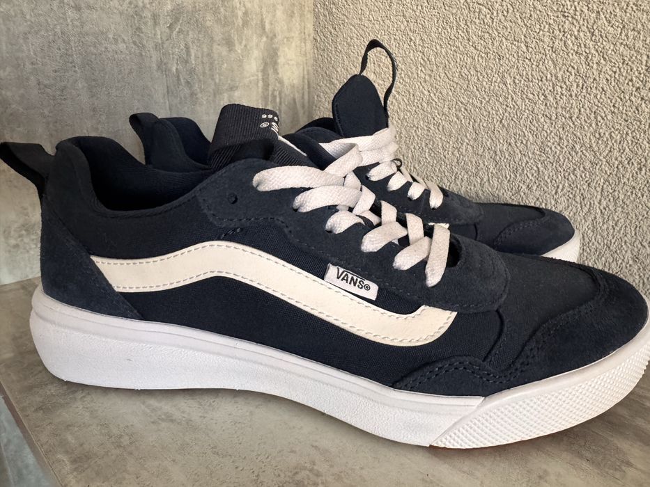 Продам кроссовик Vans оригинал