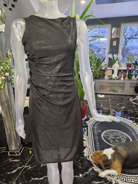 Sukienka prześliczna błyszcząca.