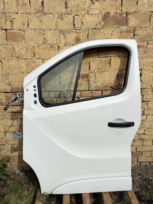 Водійська дверка на Renault Trafic lll та Opel Vivaro lll 2014-2018 рік передня ліва дверка