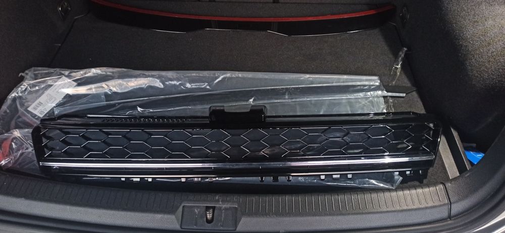 Atrapa grilla Golf 7