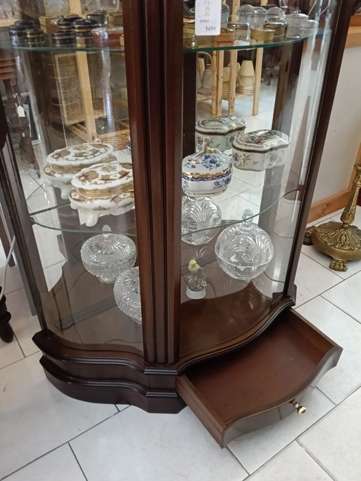 Móvel  /  Vitrine
