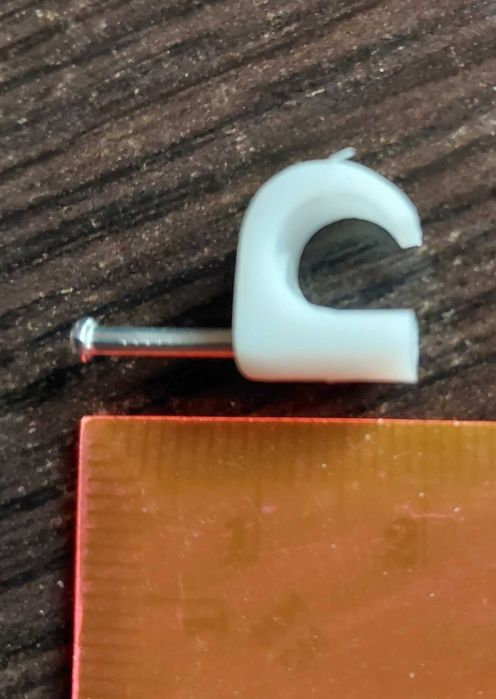 Uchwyt Kablowy  FLOOP 7 mm 100 szt.