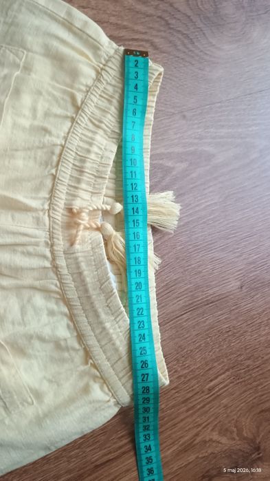 Spodnie tkaninowe r. 140