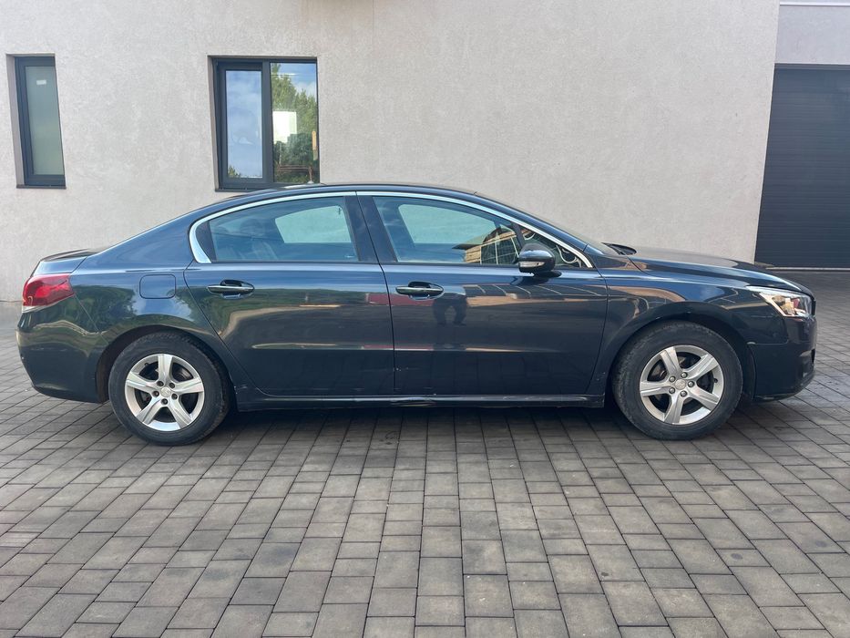 автомобіль Peugeot 508
