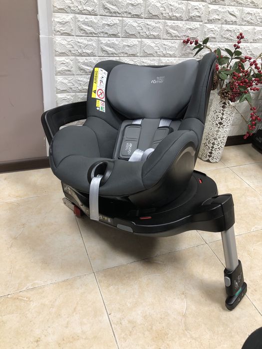 Автокрісло Britax Römer DUALFIX M i-SIZE Група 0+/1 (0-18 кг)