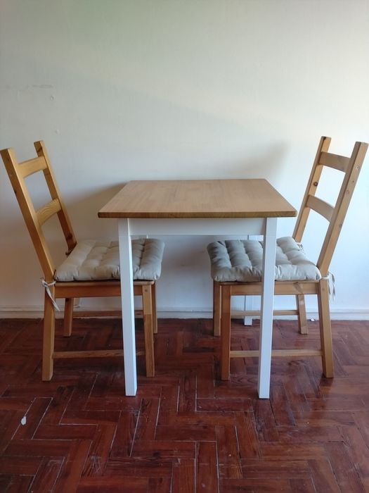 Mesa com 3 cadeiras Ikea