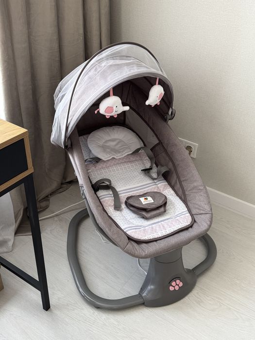 Заколисуючий центр Mastela — ідеальний стан!