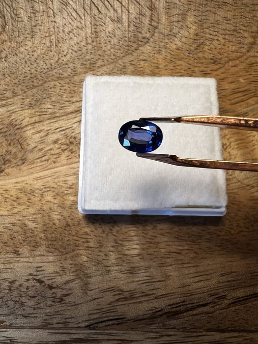 Szafiry niebieskie ze Srilanki kamienie szlachetne 1,37 ct