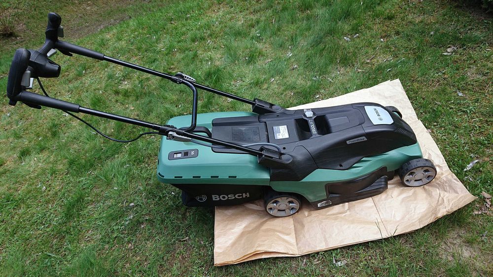 Kosiarka Bosch Universal Rotak 650 na części