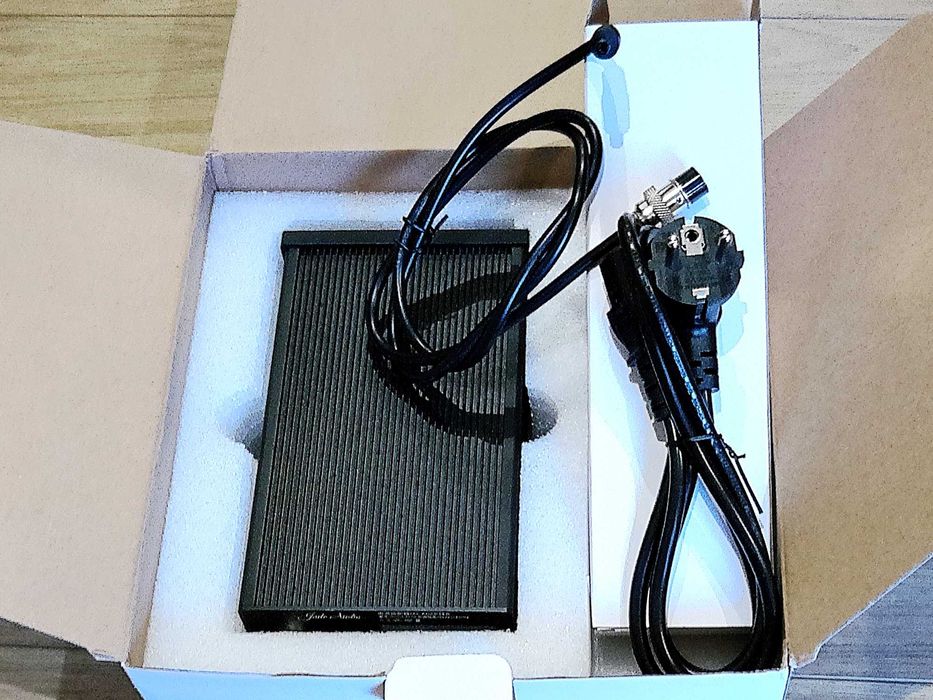 Fonte de alimentação FiiO PL50 Low Noise Regulated - Audiófila