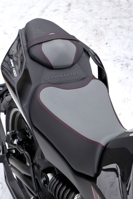 Мотоцикл QJMOTOR SRK 400
