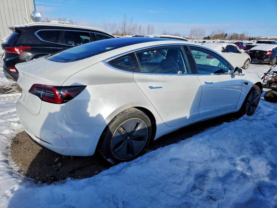 Tesla Model 3 Long Range 2018 в дорозі