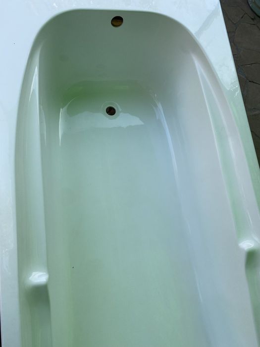 Большая акриловая ванна