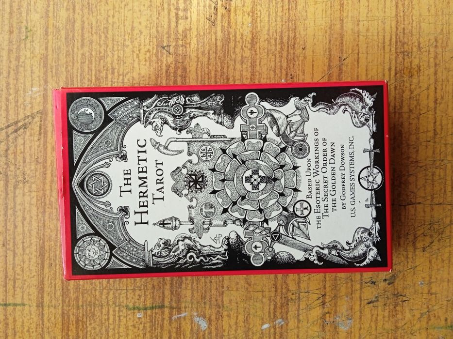 Tarot hermetyczny + książka "Magia współczesna"