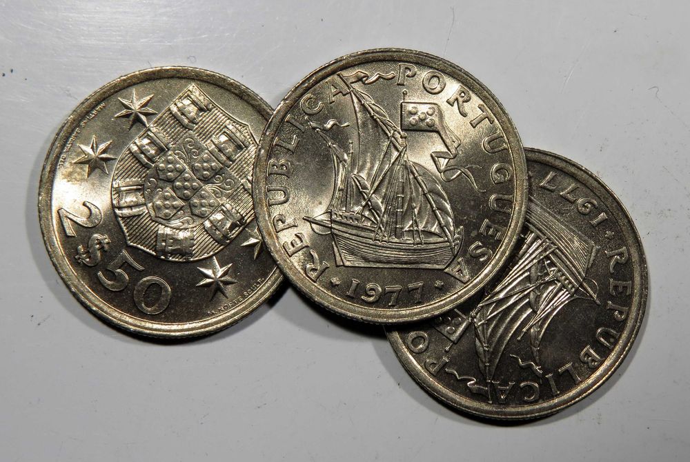 Moedas Republica - 2$50 1974 75 76 77 78 79 80 81 82 83 84 85 - NOVAS DE ROLO - Só 1€ cada