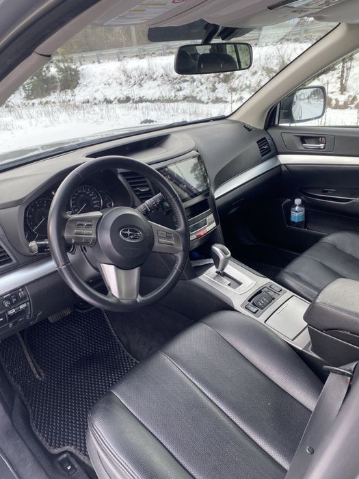 Субару Аутбек ,автомат