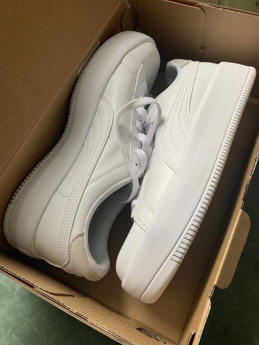 Кросівки PUMA Lily Platform L Wns білі 40,5