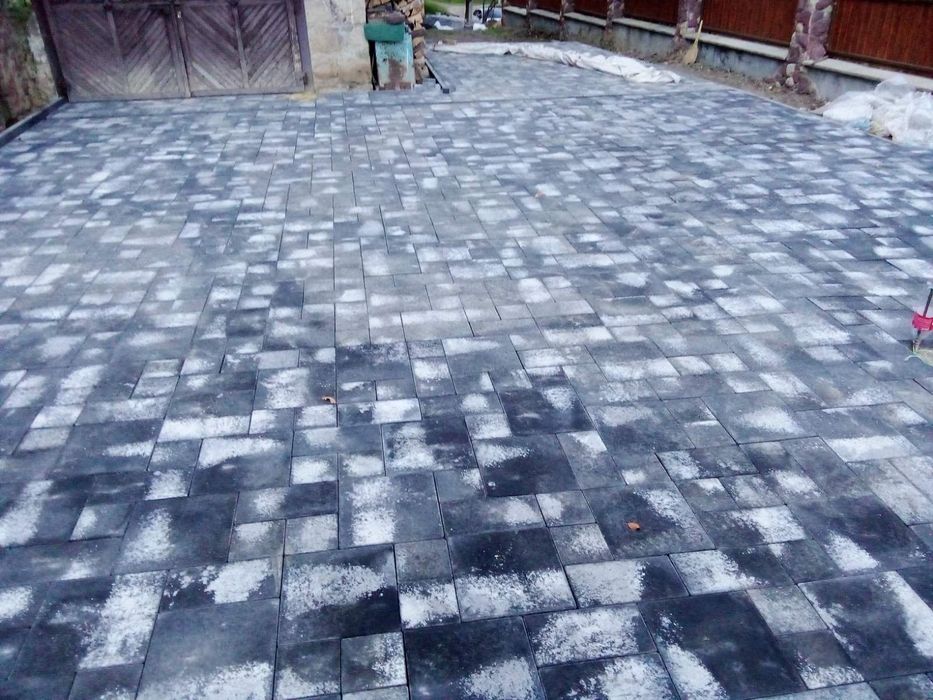 Укладання тротуарної плитки