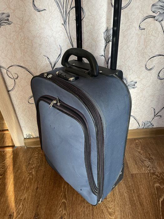 Продам валізу чемодан бу.