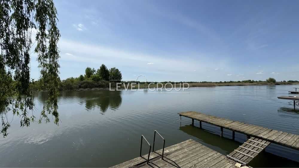 Продаж маєтку з виходом на воду і додатковим будинком! 
Конча-Заспа!