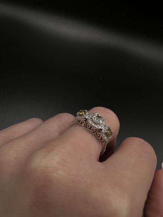 Pierścionek złoty z brylantami 1,21 ct CUSHION SHAPE