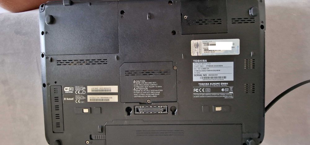 Laptop Toshiba Tecra M11-17U i3-370M 4GB WIN7