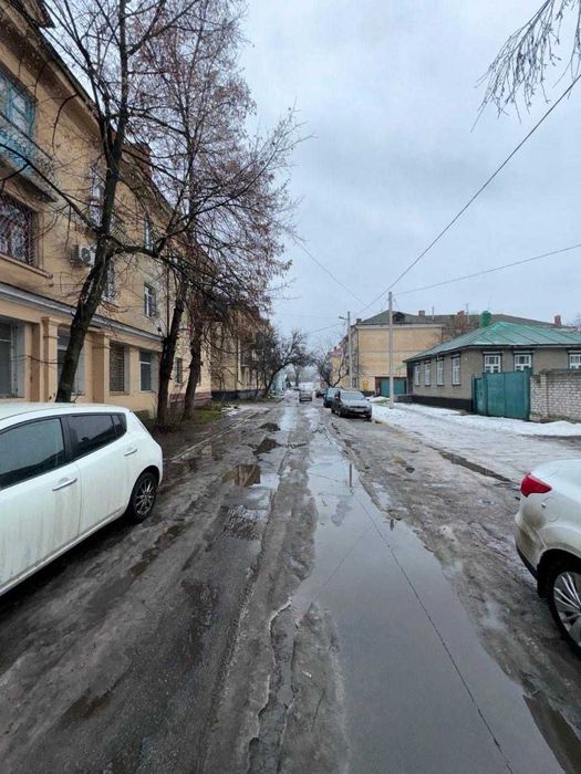 Довгострокова оренда нежитлового комерційного приміщення (305 м²)